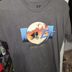 Gray Short Sleeve Tee with Retro Graphic Design